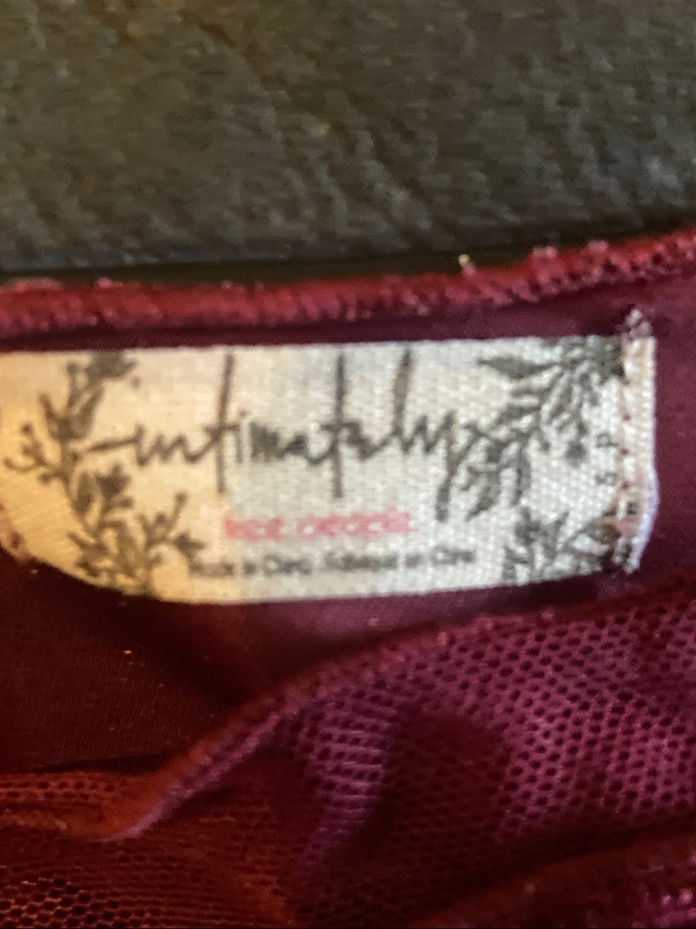 Anthropologie size small sexy maroon cami top excellent condition - Picture 4 of 7